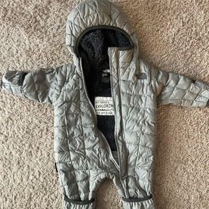 North face infant snowsuit 0-3 months